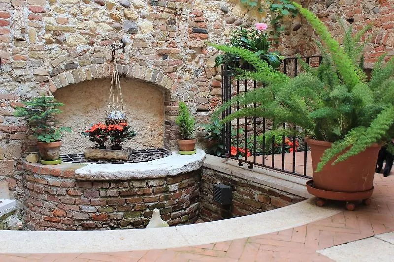 Residenza Carducci Centro Storico Apartment Verona Italy